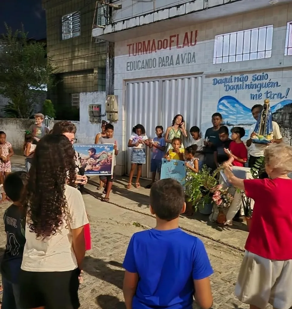 A ong Turma do Flau foi fundada por católicos numa comunidade de pescadores na zona sul do Recife