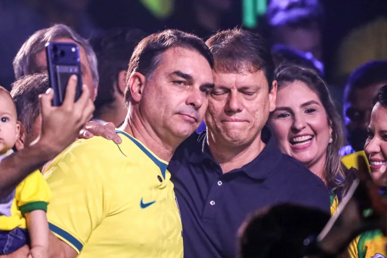 Guarulhos, SP. June 20, 2026 - 2026 Elections - Senator and pre-candidate for President of the Republic, Flavio Bolsonaro (PL) and Governor of Sao Paulo, Tarcisio de Freitas (Republicanos) during the launch of the pre-candidacy for the Federal Senate of the President of the Legislative Assembly of Sao Paulo (ALESP), Andre do Prado (PL), at Espaco Inter, in Guarulhos, this Saturday, June 20, 2026.(Foto: Marina Uezima/Brazil Photo Press/Brazil Photo Press) INTERNATIONAL (Photo by Marina Uezima / Brazil Photo Press via AFP)