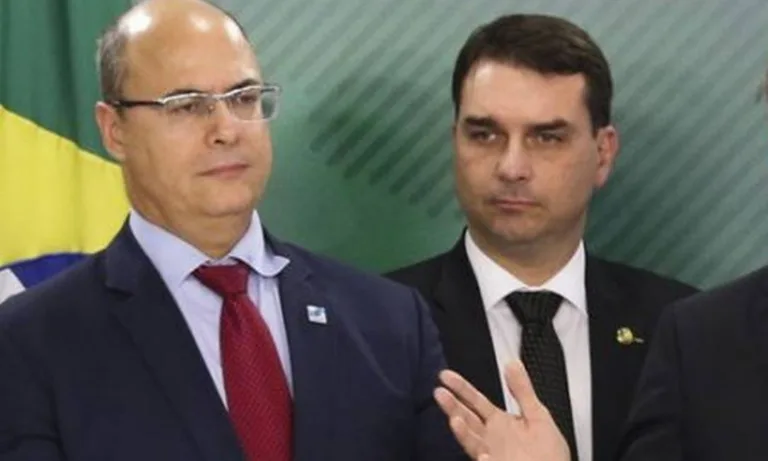Jornal aponta esquema de Flávio Bolsonaro na gestão de hospitais federais durante pandemia