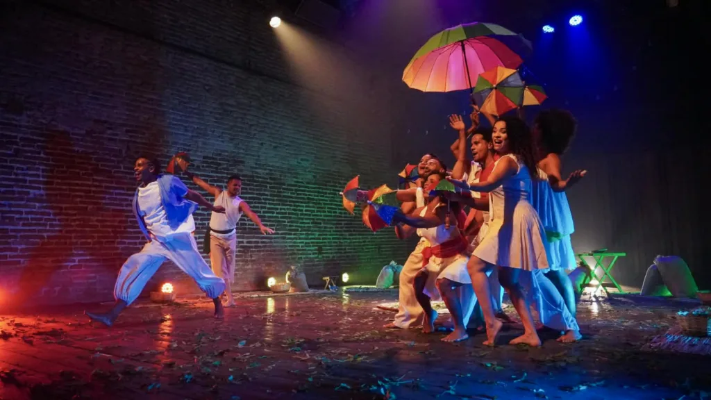 O grupo artístico de dança Fuzuê é de Olinda, Pernambuco
