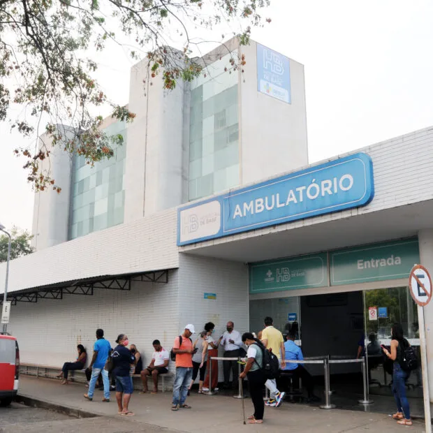 Entrada do Hospital de Base de Brasília, administrado pelo Iges