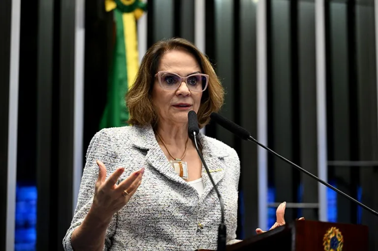 Antes da fuga de Flávio, Damares publica vídeo e diz que não recomenda atos contra eleições
