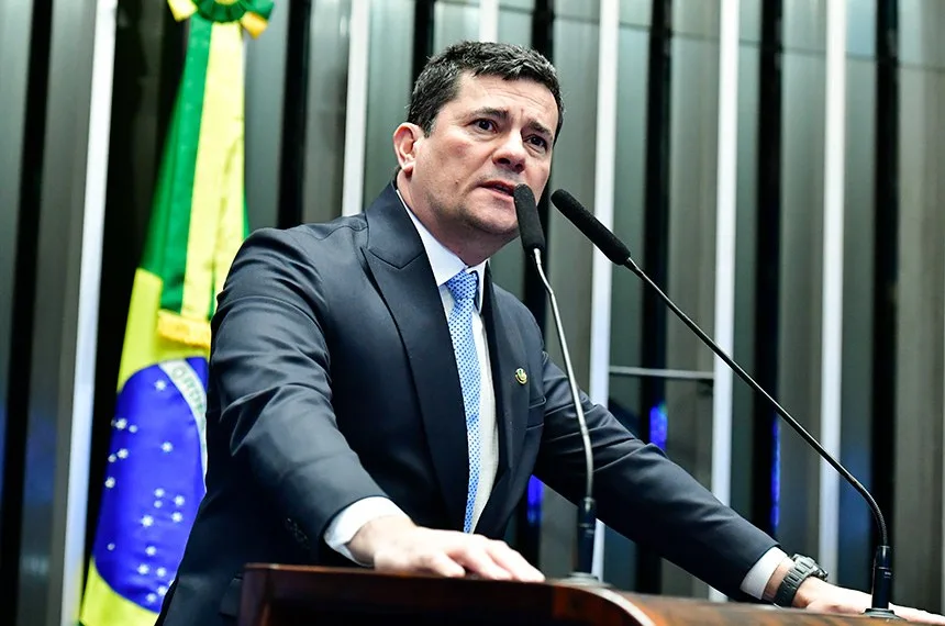 8 milhões de paranaenses estavam aptos a votar.
