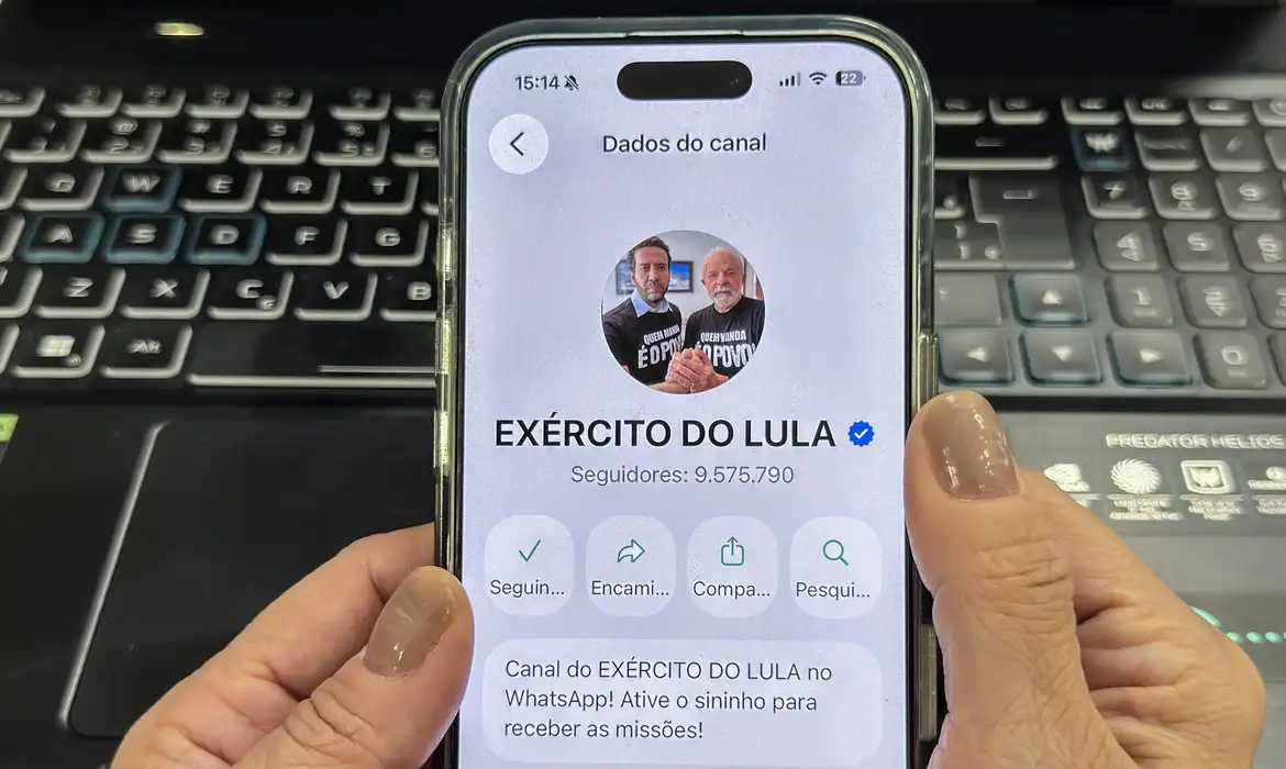Canal de WhatsApp "Exército do Lula" soma milhões de seguidores.