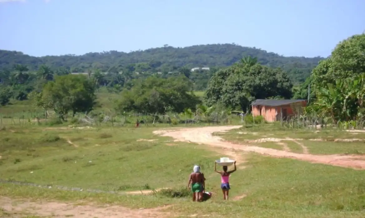 https://agenciabrasil.ebc.com.br/direitos-humanos/noticia/2026-09/programa-de-reforma-agraria-inclui-24-mil-quilombolas-no-maranhao