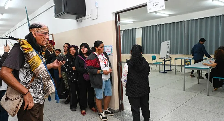 Indígenas votam em São Paulo.