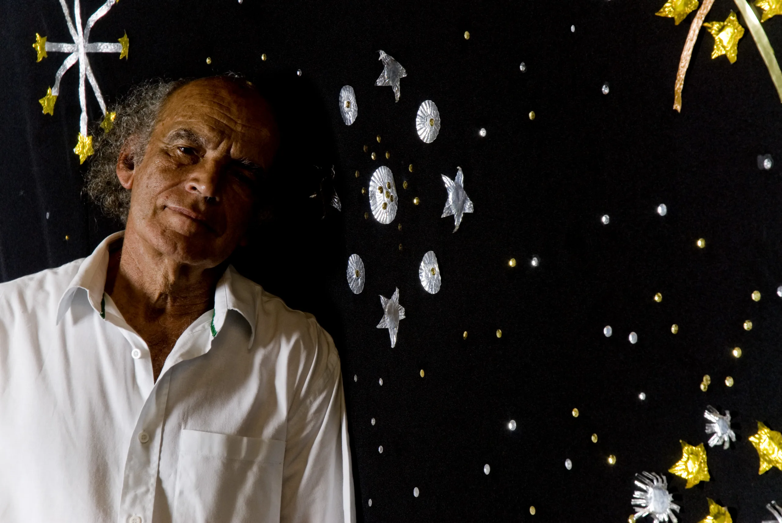 João das Neves (1934-2018), um dos fundadores do coletivo artístico que marcou a produção cultural do país a partir de 1964.