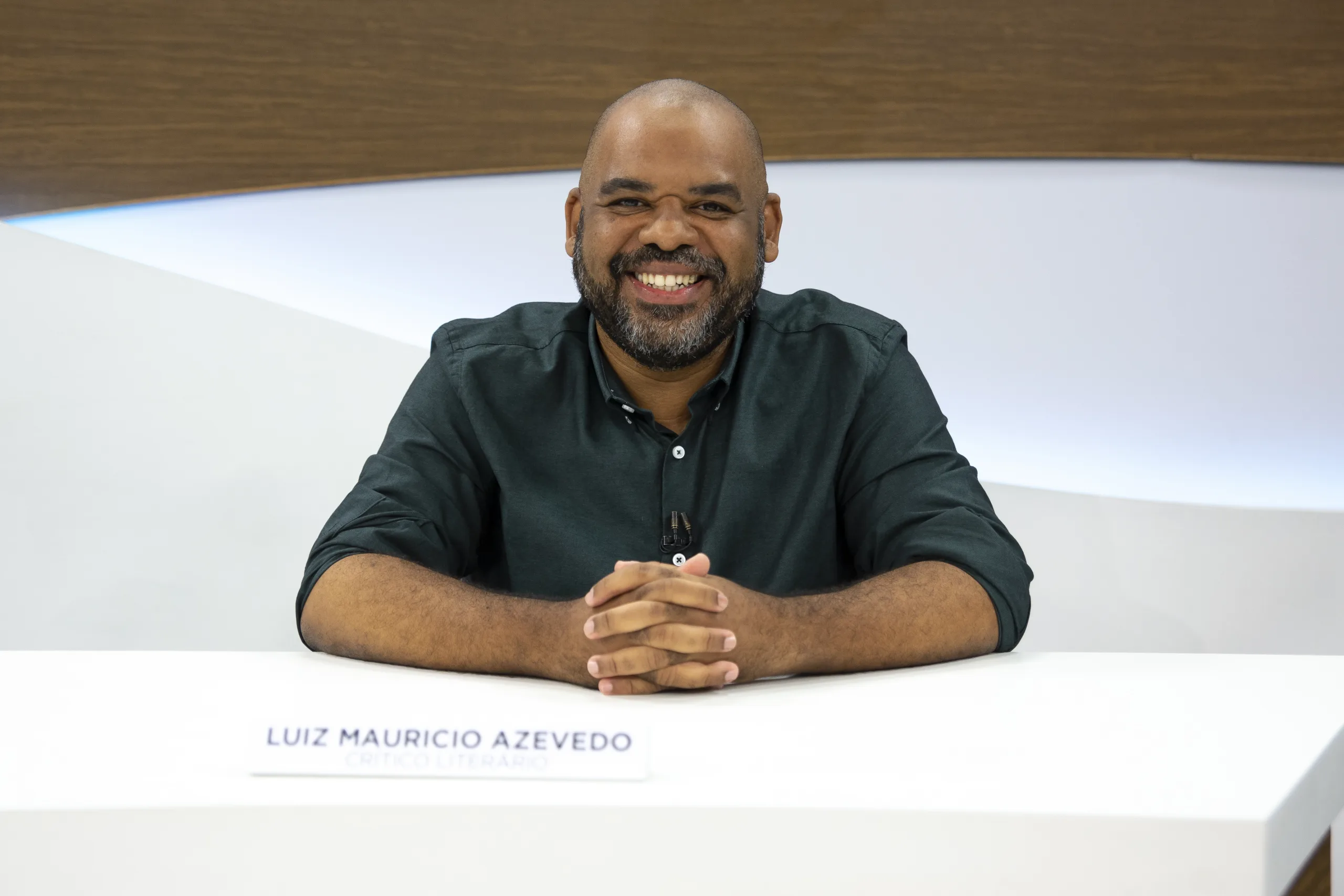 Luiz Mauricio Azevedo conversa com o professor Luís Augusto Fischer. A entrada é gratuita