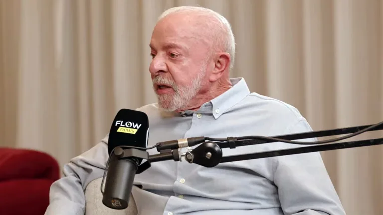 'O Trump tem que saber que ele toma conta dos EUA, do Brasil cuido eu', afirma Lula ao Flow