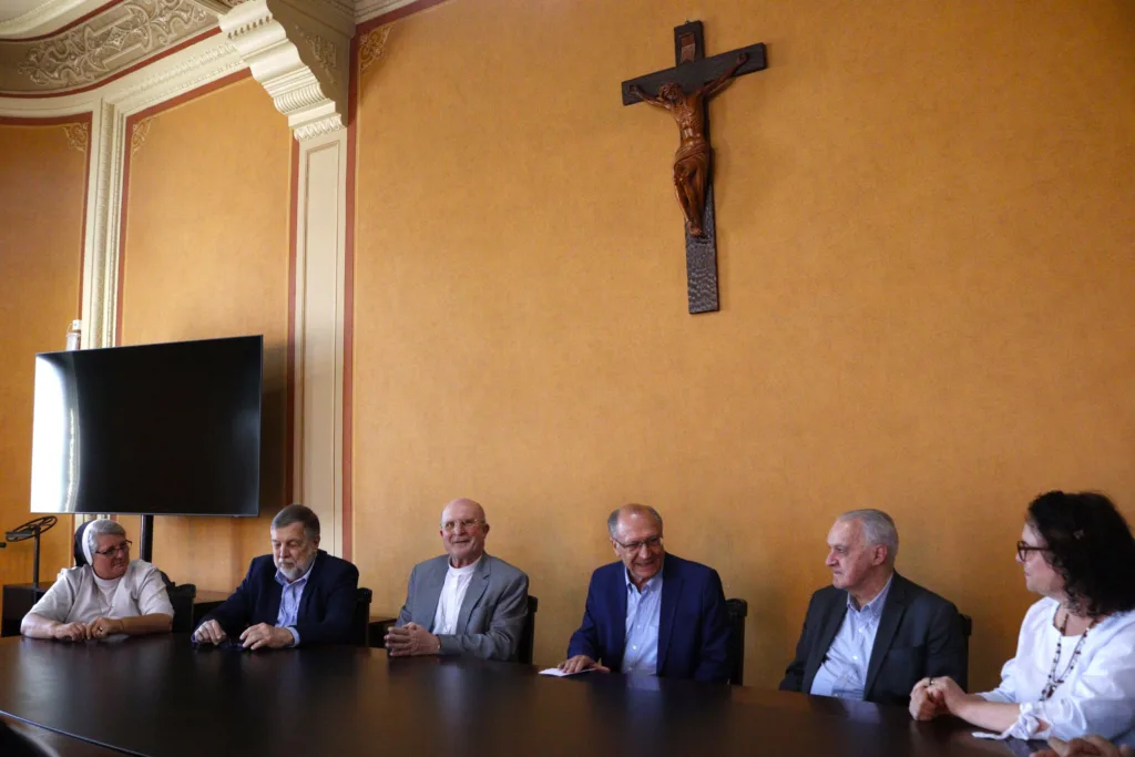 A reunião tratou da expansão de programas sociais, tendo a Igreja Católica como aliada, e do desenvolvimento nacional