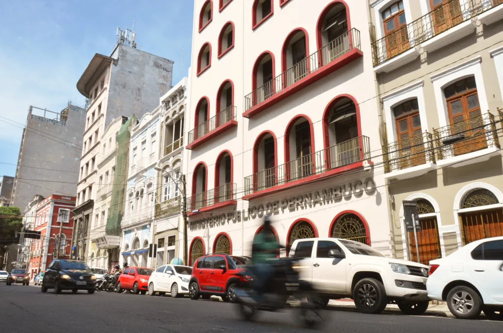 A sede do Ministério Público de Pernambuco fica na rua do Imperador, no bairro de Santo Antônio, centro do Recife
