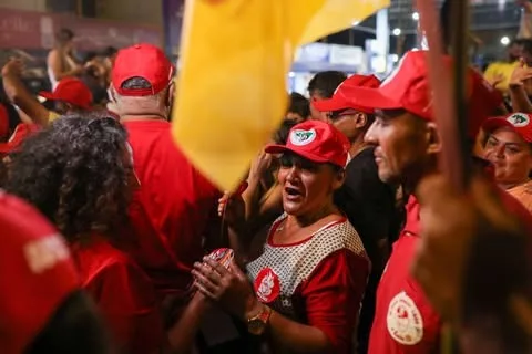 Reta final da campanha engaja plenárias no Recife