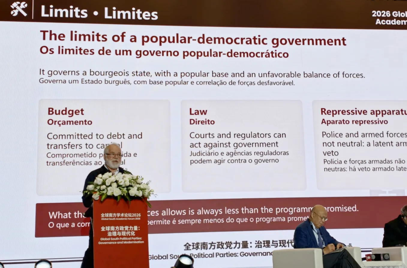 Neuri Rossetto, dirigente nacional do Movimento de Trabalhadores Rurais Sem Terra, durante a abertura do Fórum Acadêmico do Sul Global, em Xangai. 17 de outubro de 2026