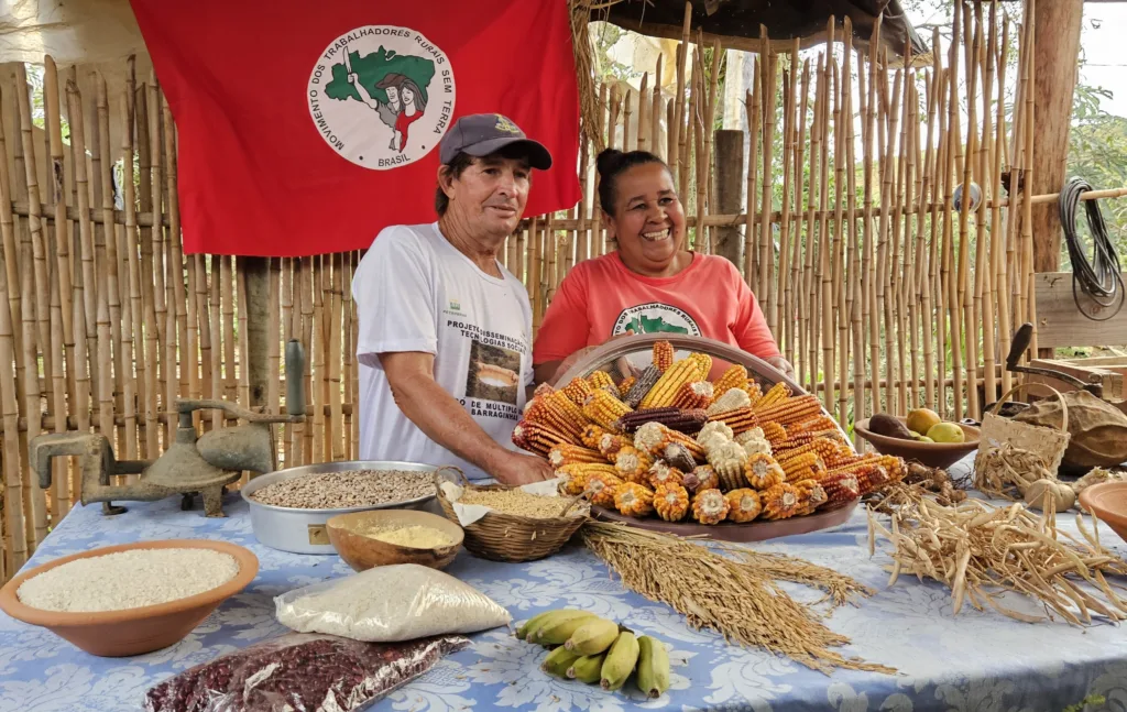 Piorra e Margarida são assentados da reforma agrária no assentamento Dênis Gonçalves, do MST, em Goianá (MG)