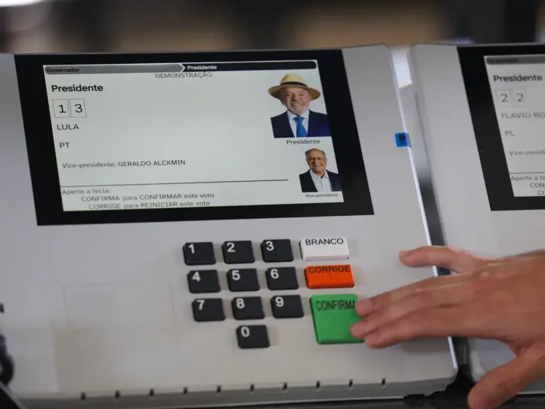 Alba Movimentos reúne 14 jornalistas de sete países para cobertura das eleições no Brasil