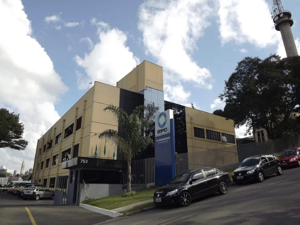 Filiada da Globo no Paraná ameaçou reduzir salários de funcionários a depender dos resultados das eleições presidenciais