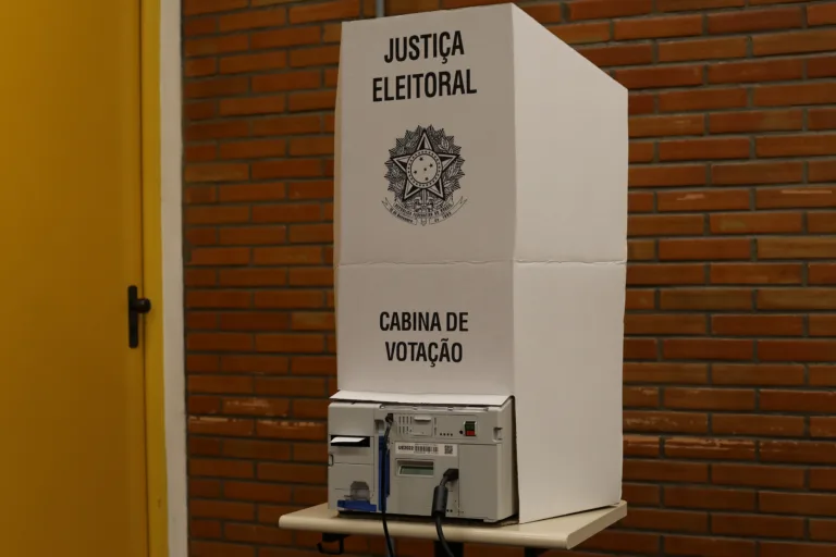 87% dos locais de votação no Paraná estão fechados