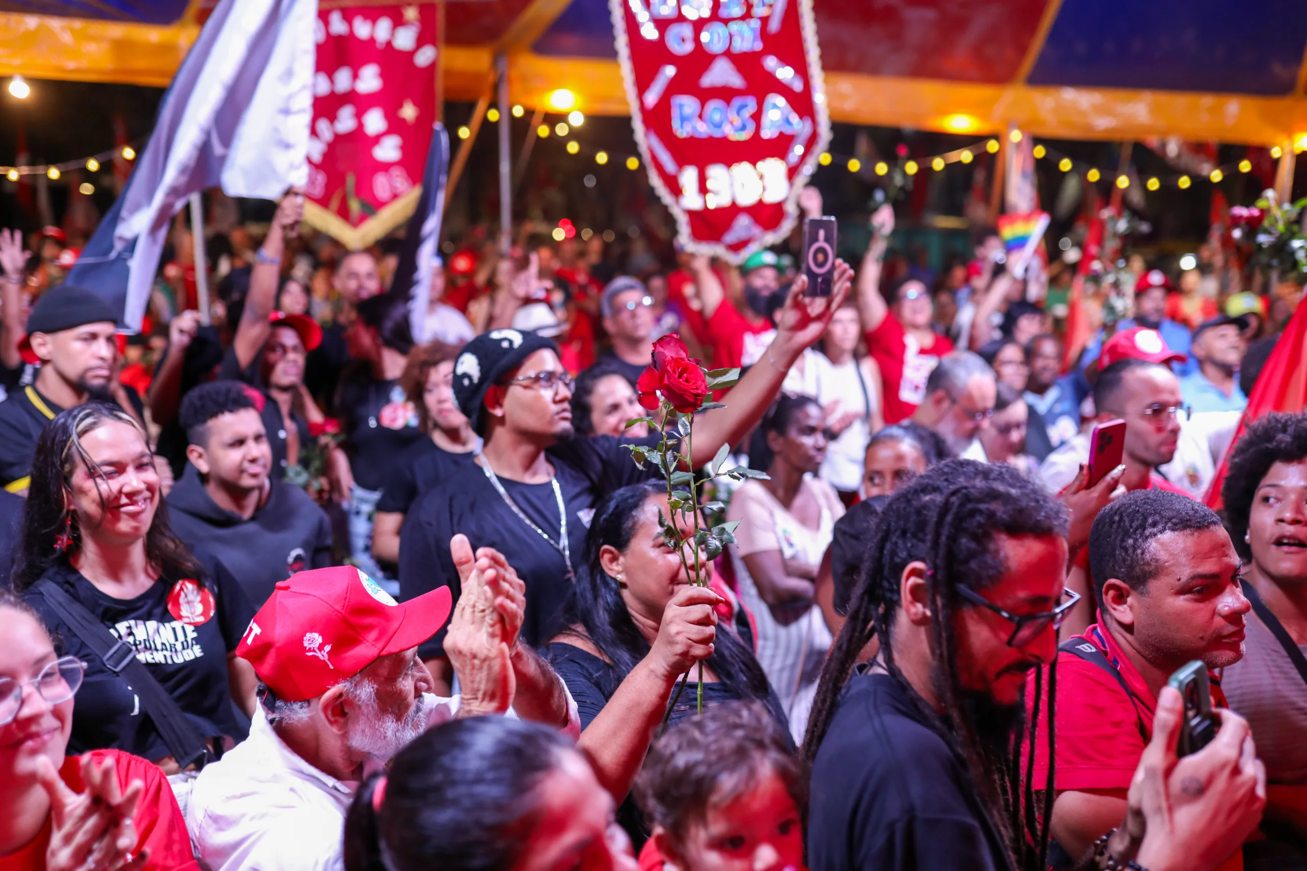 Plenária do MST no Recife (PE) para organizar militância para a campanha de Lula no 2º turno