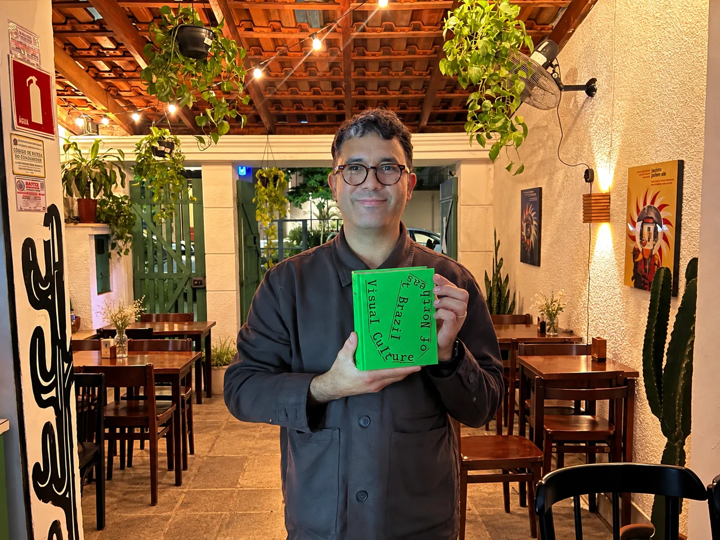Obra é fruto de pesquisa do designer alagoano Victor Yves