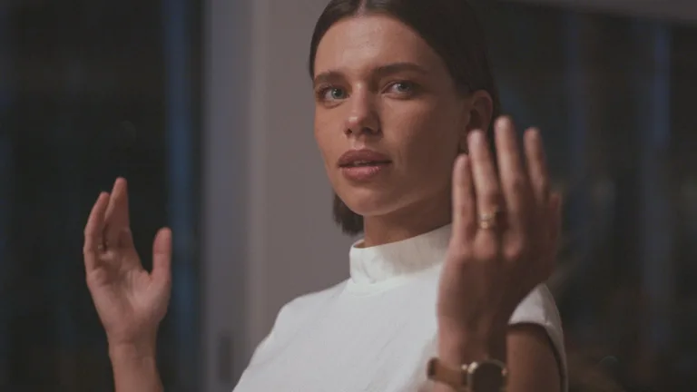 Filme 'Virtuosas', com Bruna Linzmayer, satiriza movimento ultraconservador de mulheres em SC