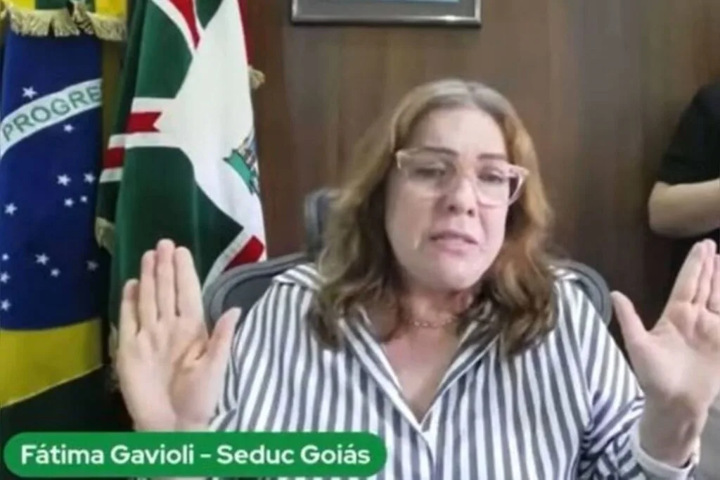 Em transmissão ao vivo, sobre reclamações de baixos salários, Gavioli disse: 'Está passando fome? Tem que achar um trabalho que ganha mais'