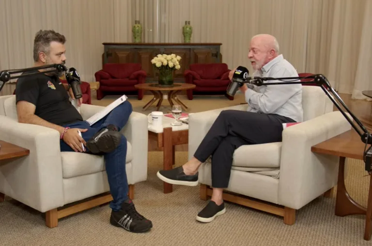 Lula no Flow: “enquanto eu estiver vivo, trabalharei para que o fascismo não volte ao país"