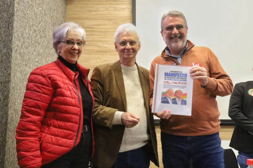 Manifesto foi entregue ao coordenador da campanha no RS, deputado federal Henrique Fontana