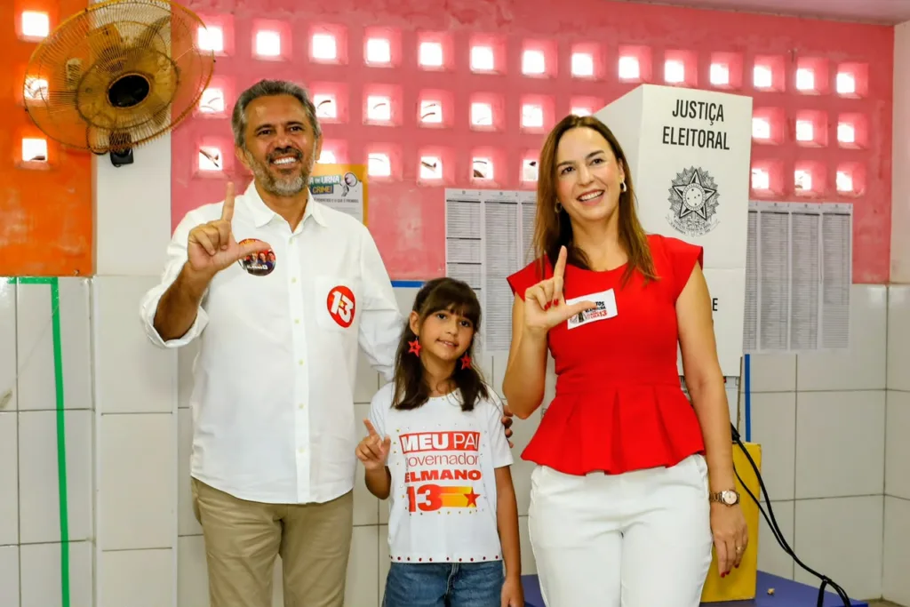 Elmano de Freitas (PT) e a vice Gabriella Aguiar (PSD)