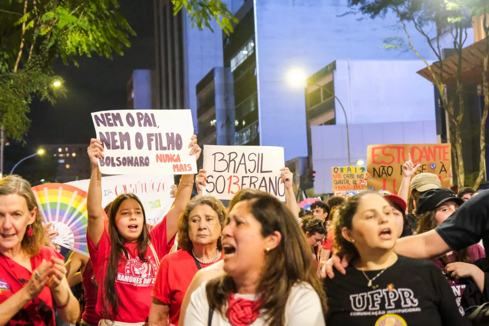 Manifestação uniu defesa de direitos, da soberania e da educação