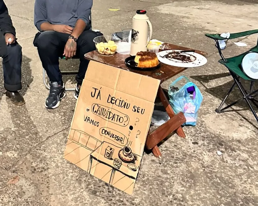 Moradores de Santa Maria organizam café e conversa para dialogar com eleitores indecisos durante o segundo turno das eleições no DF