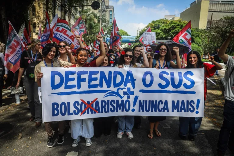  Ex-ministros da Saúde citam pandemia e alertam para retrocessos em eventual governo de Flávio
