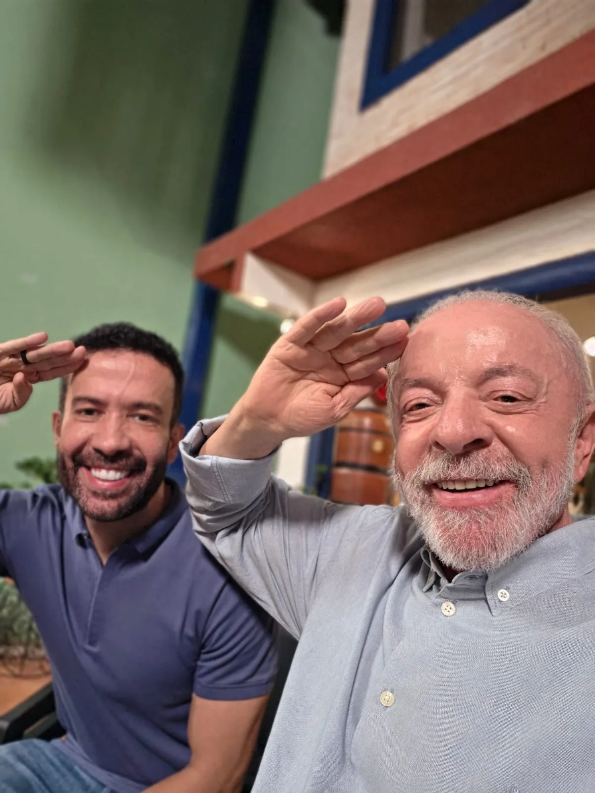 Presidente e Janones participaram de live nesta quinta-feira (22)