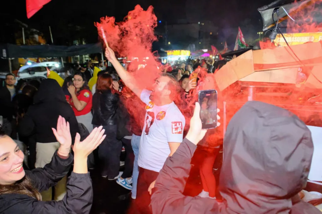 Festa da vitória em Porto Alegre após confirmação da reeleição de Lula