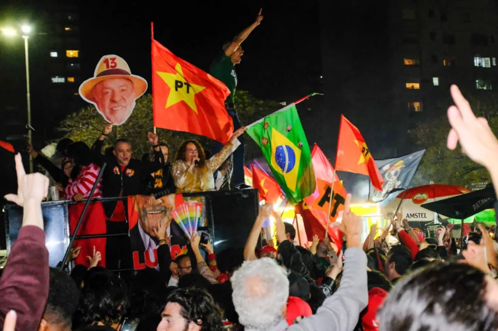 Festa da vitória em Porto Alegre após confirmação da reeleição de Lula