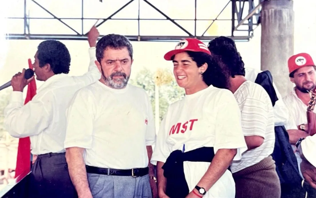 Marina do MST ao lado de Lula