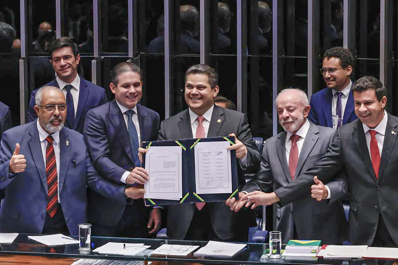 Fim da escala 6x1 foi promulgada pelo Congresso