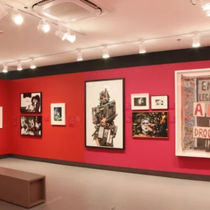 Exposição “Todos os Rios”, no Museu da Diversidade Sexual, reúne obras do acervo da Pinacoteca de São Paulo em diálogo com identidades LGBTQIA+ Exposição “Todos os Rios”, no Museu da Diversidade Sexual, reúne obras do acervo da Pinacoteca de São Paulo em diálogo com identidades LGBTQIA+