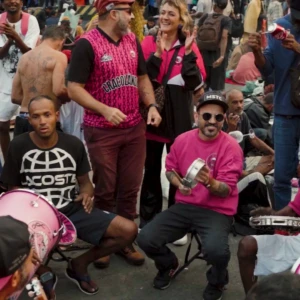 Apresentação do projeto Pagode na Lata, na região conhecida como Cracolândia; grupo surgiu em 2017 Apresentação do projeto Pagode na Lata, na região conhecida como Cracolândia; grupo surgiu em 2017
