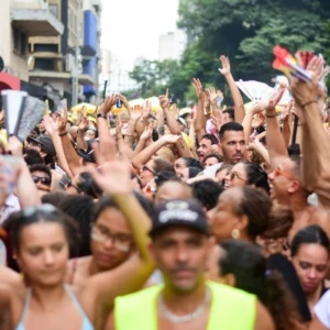 Bloco Acadêmicos do Baixo Augusta levou multidão à rua da Consolação, no centro de São Paulo, em desfile no último dia 8 de fevereiro Bloco Acadêmicos do Baixo Augusta levou multidão à rua da Consolação, no centro de São Paulo, em desfile no último dia 8 de fevereiro