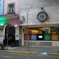 Teatros da Praça Roosevelt unem memória cênica e resistência cultural no centro de SP Teatros da Praça Roosevelt unem memória cênica e resistência cultural no centro de SP