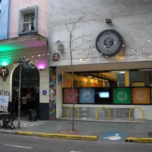 Teatros da Praça Roosevelt unem memória cênica e resistência cultural no centro de SP Teatros da Praça Roosevelt unem memória cênica e resistência cultural no centro de SP
